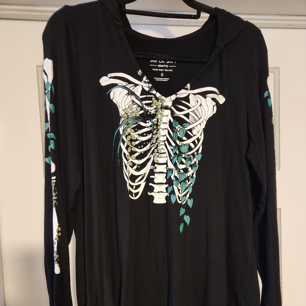 Torrid Super Soft skeleton hoodie size 0